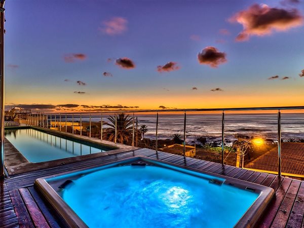 4 Bed Apartment in Camps Bay
