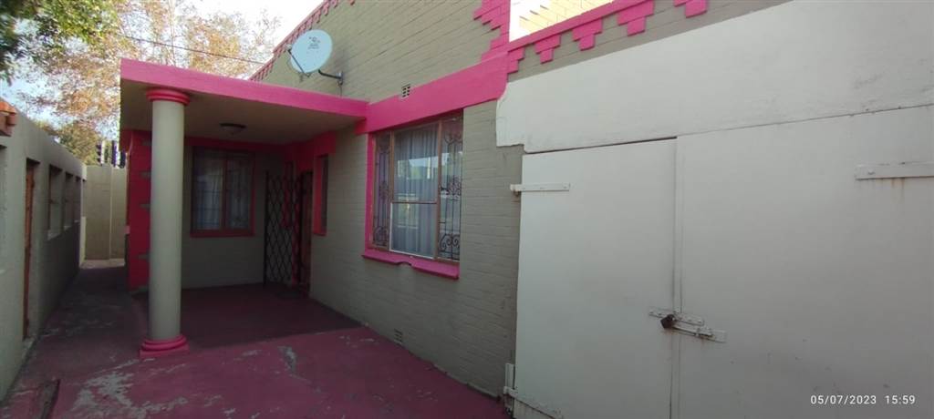 2 Bed House in West Turffontein photo number 23