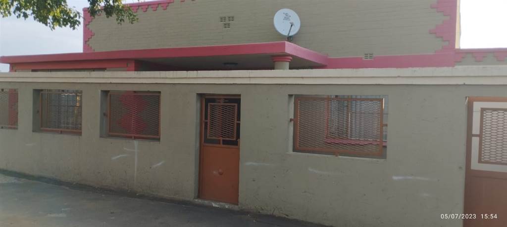 2 Bed House in West Turffontein photo number 28