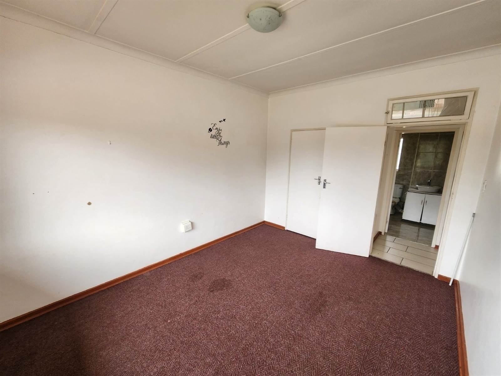 2 Bed Apartment in Stilfontein photo number 5