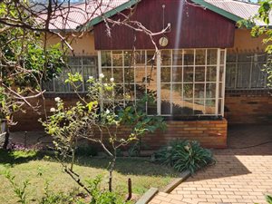 3 Bed House in Bezuidenhout Valley