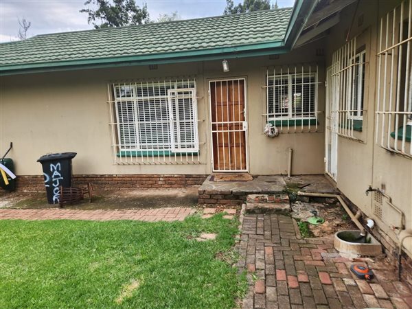 4 Bed House in Clayville East