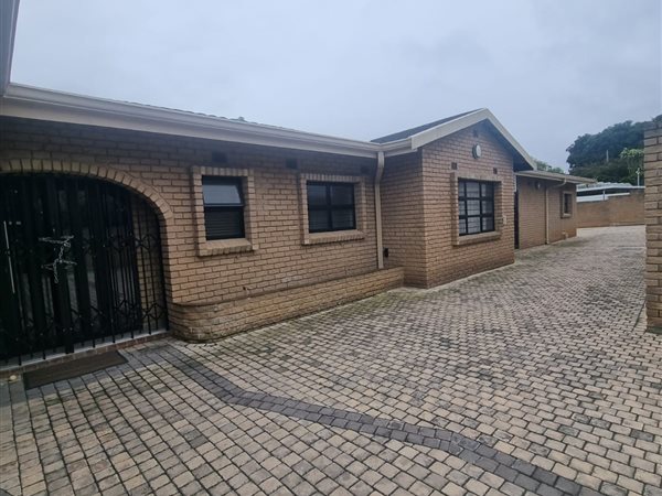 5 Bedroom House 5 Bedroom House