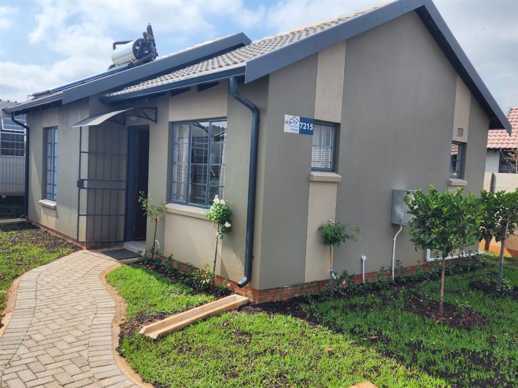 2 Bed House in Sebokeng Zone 6 photo number 9