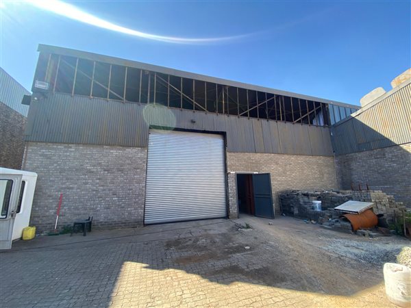 420 m² Industrial space 420 m² Industrial space