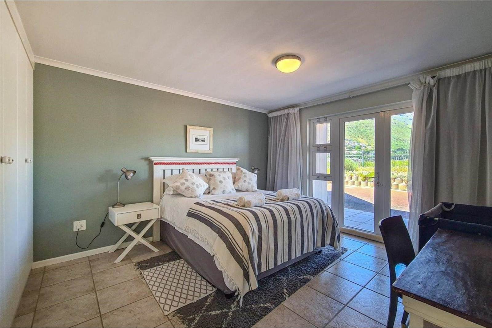 3 Bed Townhouse in Hout Bay and surrounds photo number 11