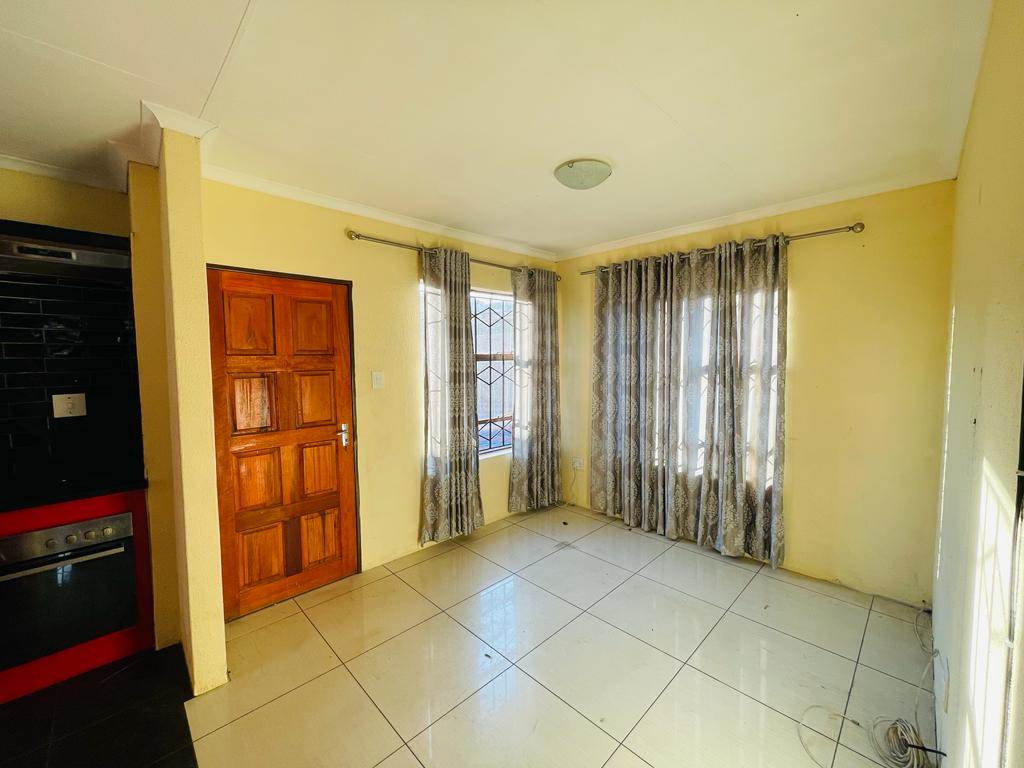2 Bed House in Kaalfontein photo number 4