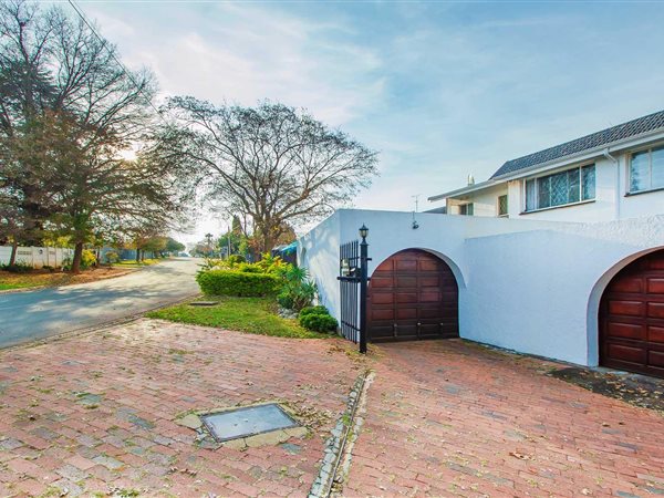 3 Bedroom Townhouse 3 Bedroom Townhouse