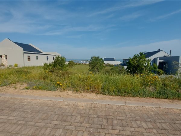 594 m² Land