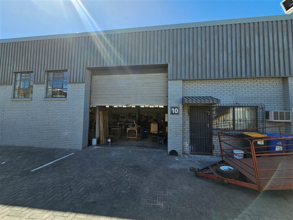 350  m² Industrial space in Maitland