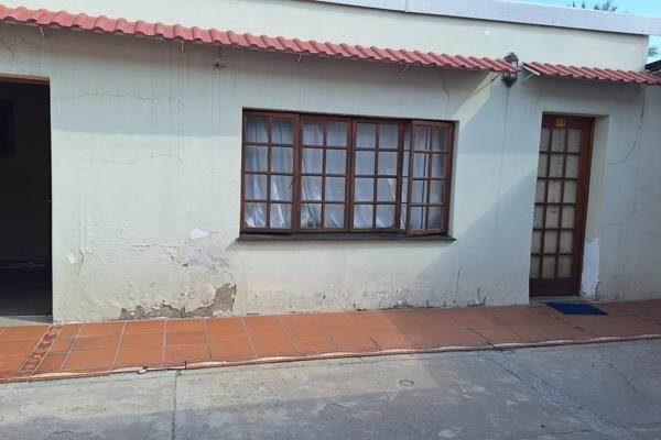 3 Bed House in Germiston South photo number 10