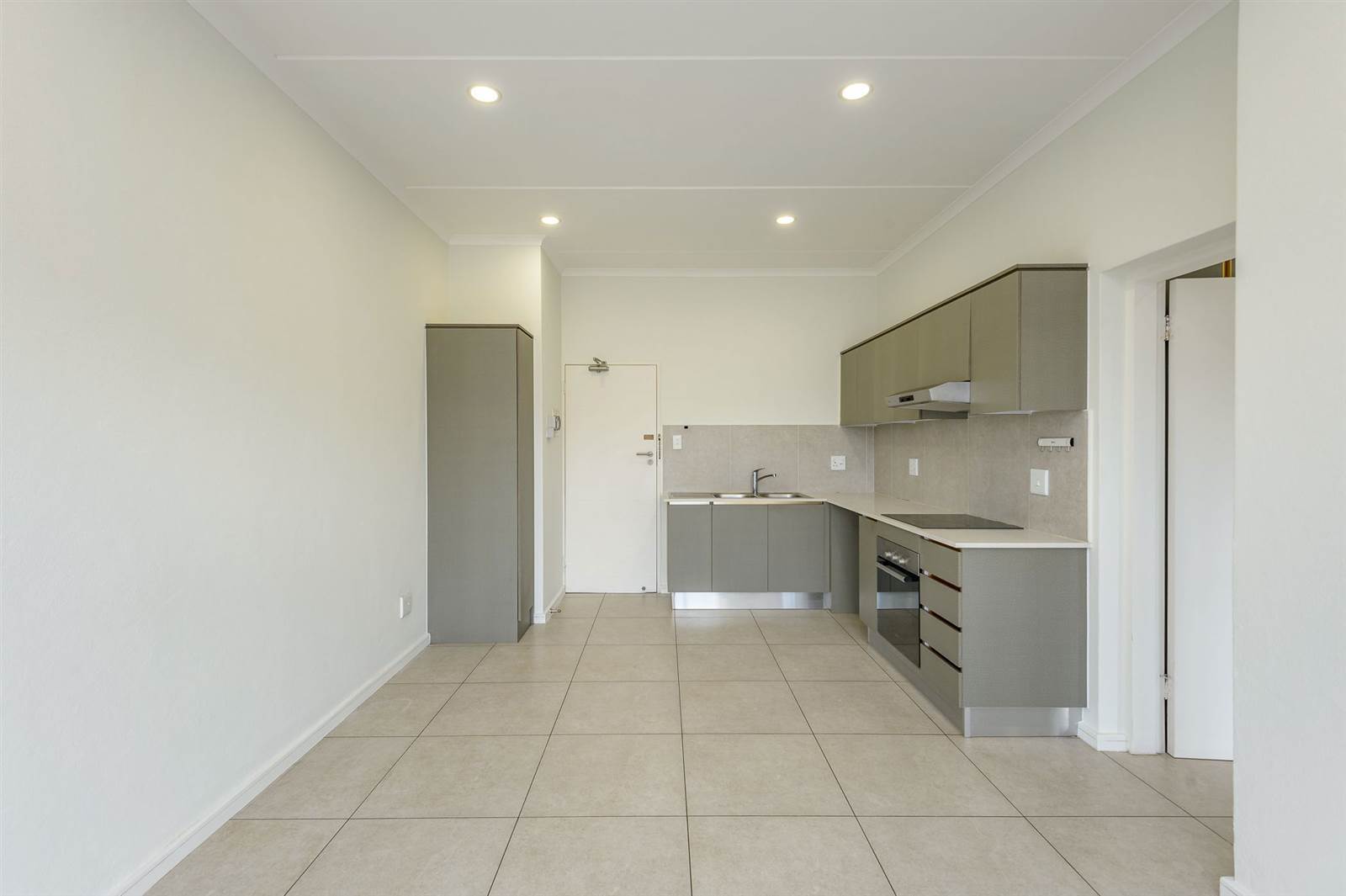 1 Bed Apartment in Greenstone Hill photo number 9