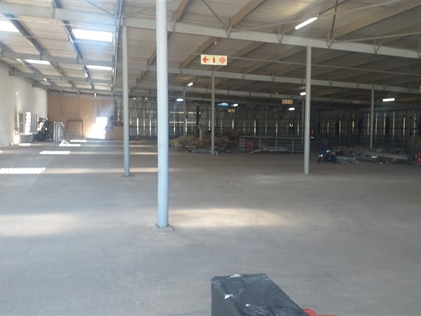 2000  m² Commercial space in Nirvana
