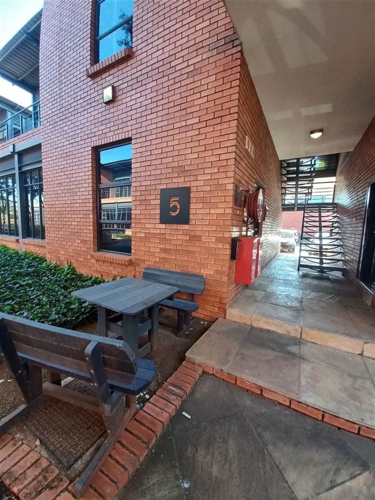 130  m² Commercial space in Centurion CBD photo number 3