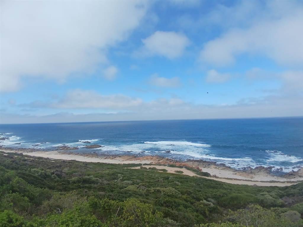 660 m² Land available in Jongensfontein photo number 1