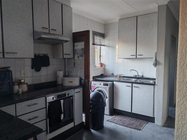 3 Bedroom Townhouse 3 Bedroom Townhouse