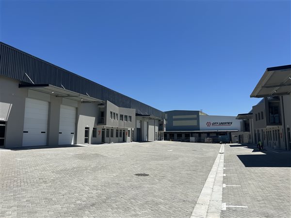 812  m² Industrial space