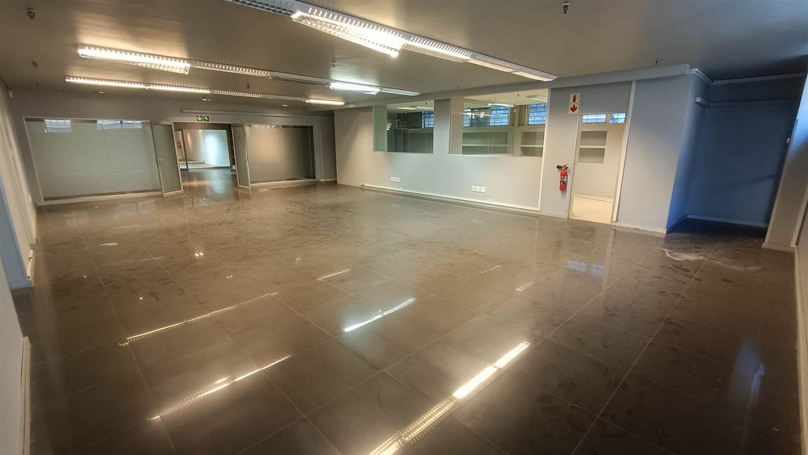 1500  m² Commercial space in Woodstock photo number 8