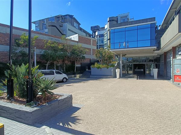 1 500  m² Commercial space