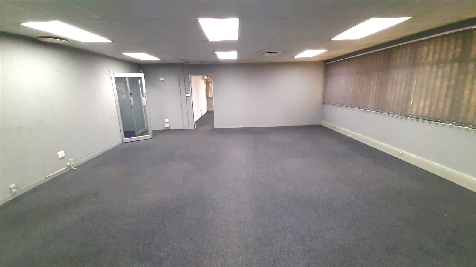 220  m² Commercial space in Westville photo number 4