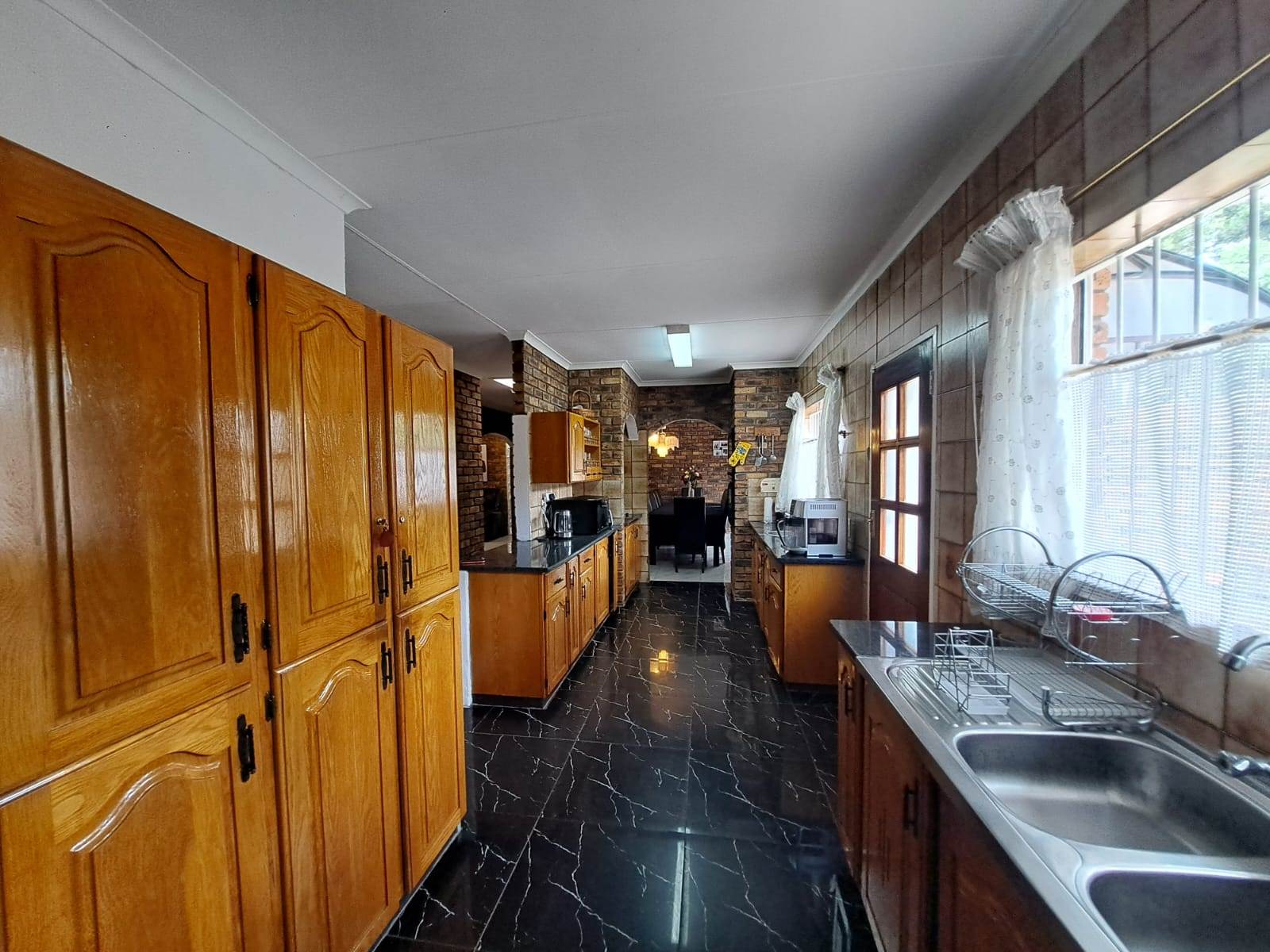 4 Bed House in Sunward Park photo number 15