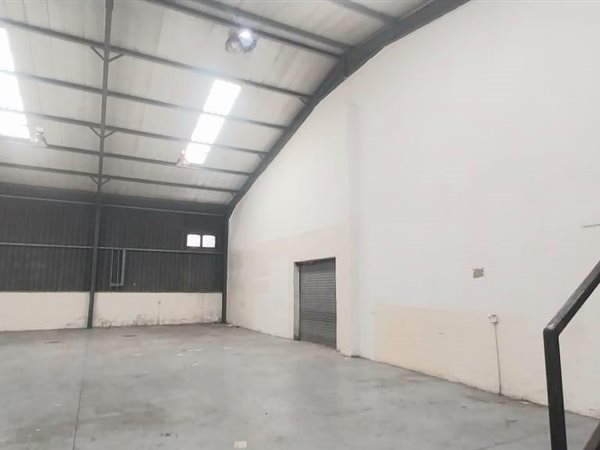 225  m² Commercial space