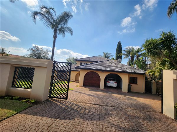 4 Bedroom House 4 Bedroom House