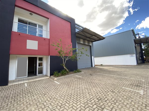 364  m² Industrial space