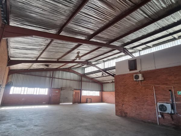 356  m² Commercial space in Mkondeni