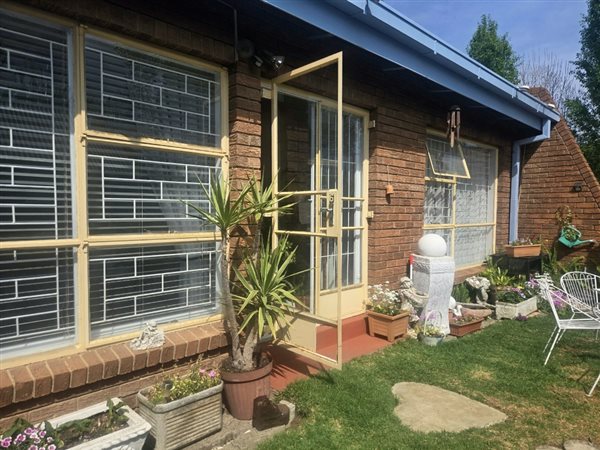 3 Bedroom Townhouse 3 Bedroom Townhouse