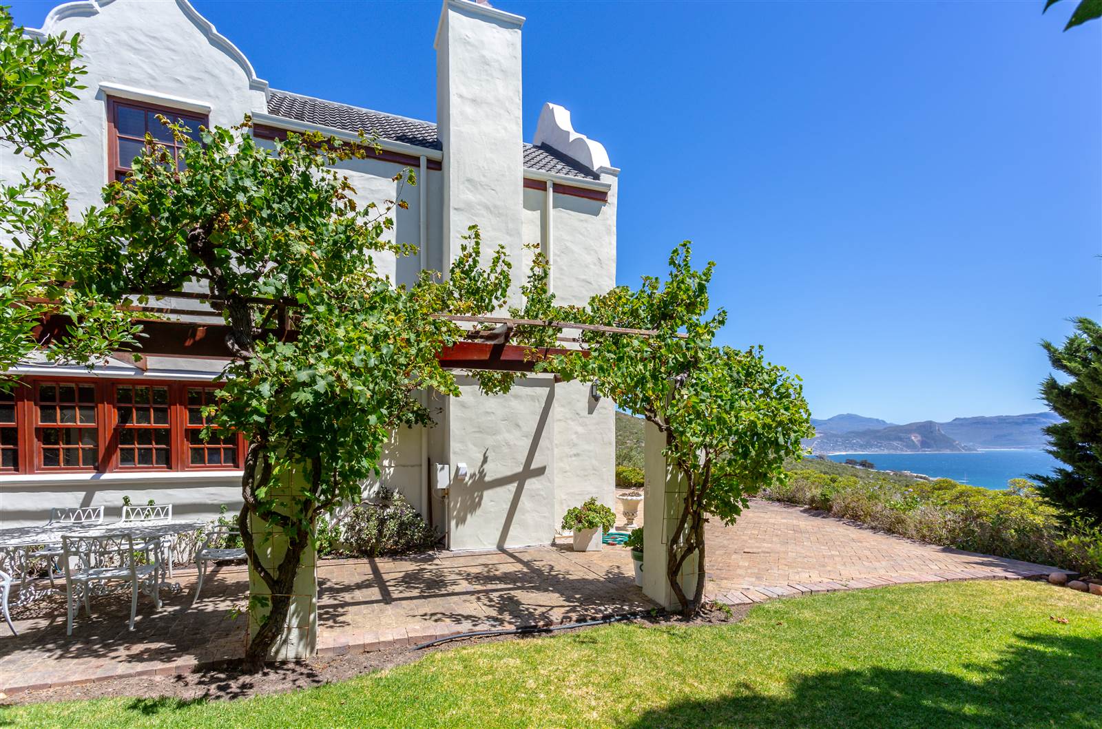 4 Bed House in Simons Town photo number 4