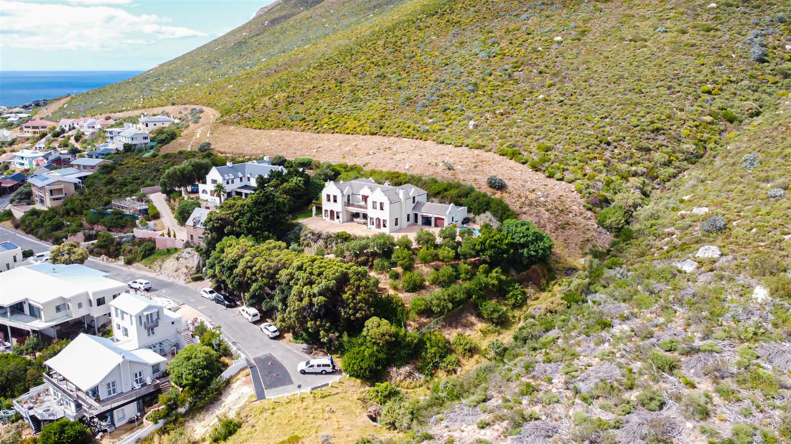 4 Bed House in Simons Town photo number 2