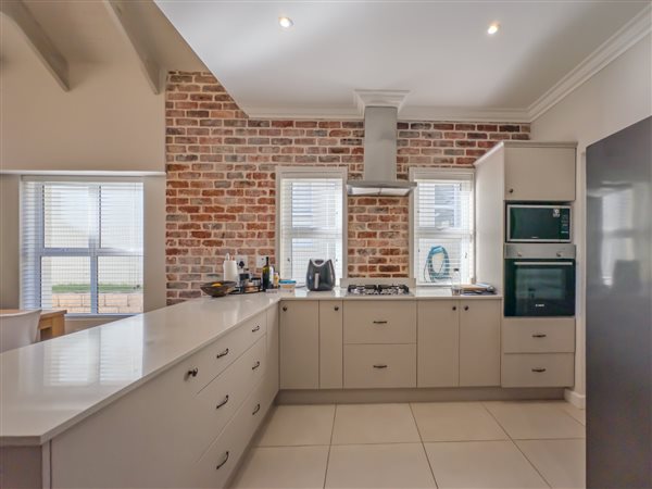 2 Bedroom House 2 Bedroom House