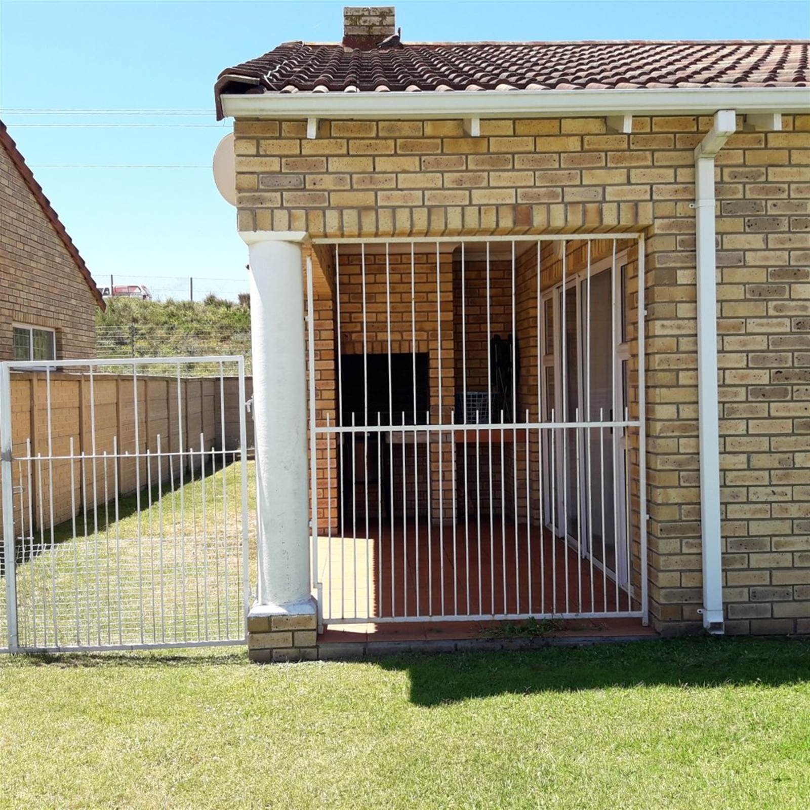 2 Bed Townhouse in Parsons Vlei photo number 7