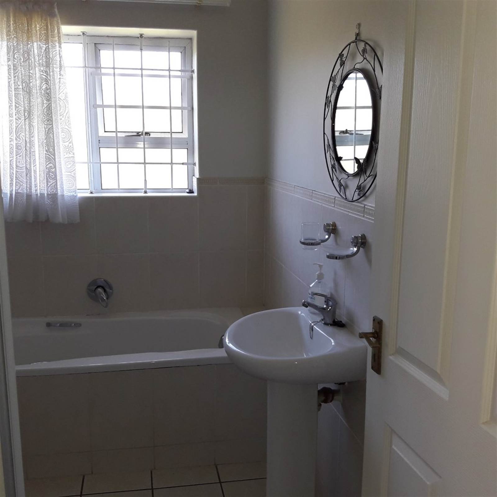 2 Bed Townhouse in Parsons Vlei photo number 20