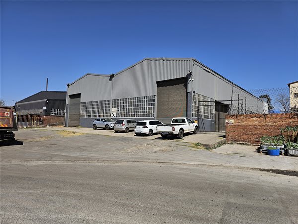 1 400  m² Industrial space