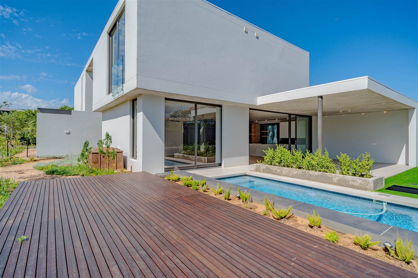 4 Bed House in Umhlanga Rocks photo number 1