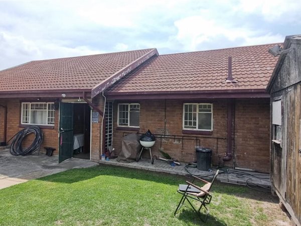 5 Bed House in Duvha Park