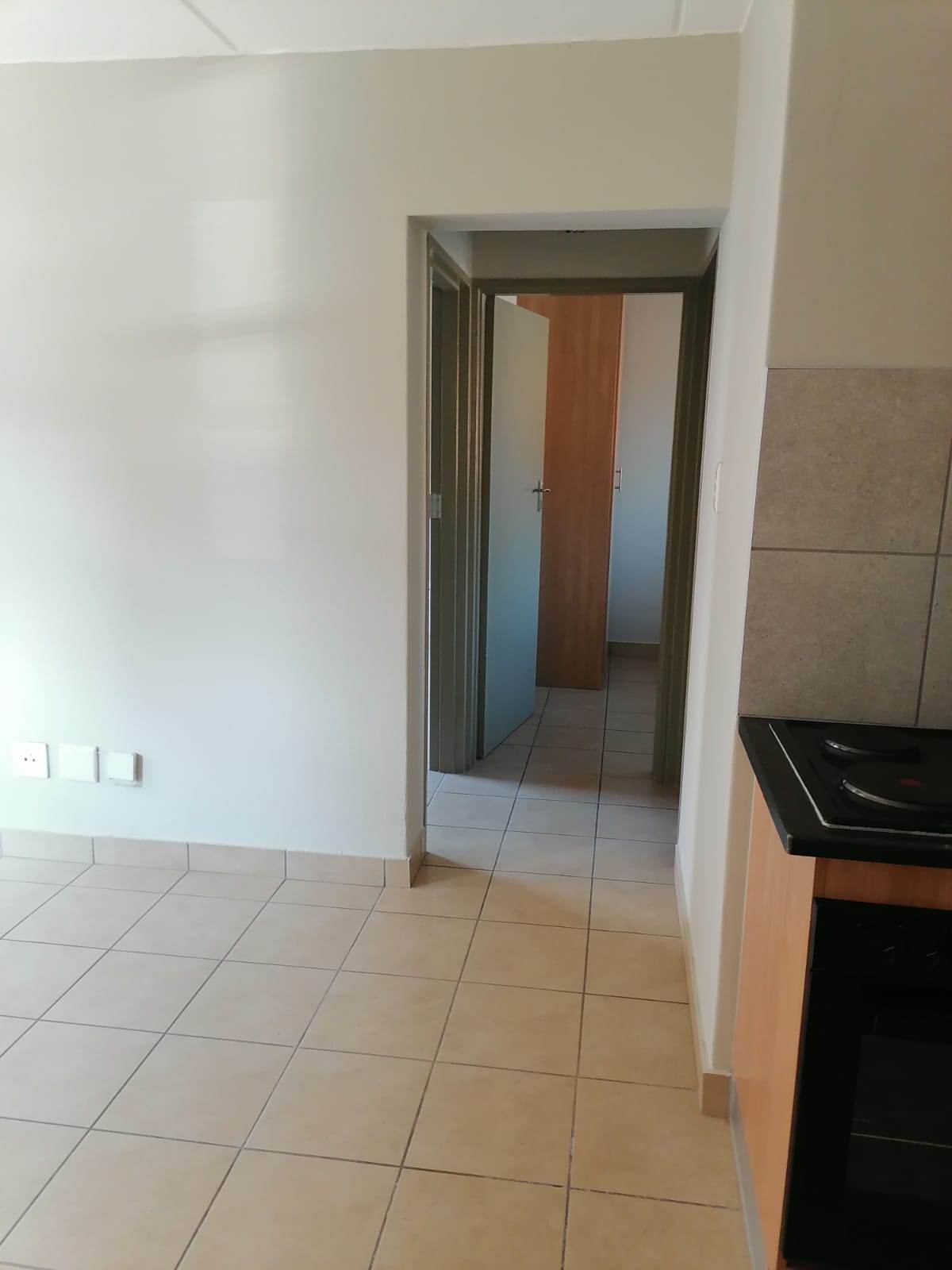 2 Bed Apartment in Glenvista photo number 16