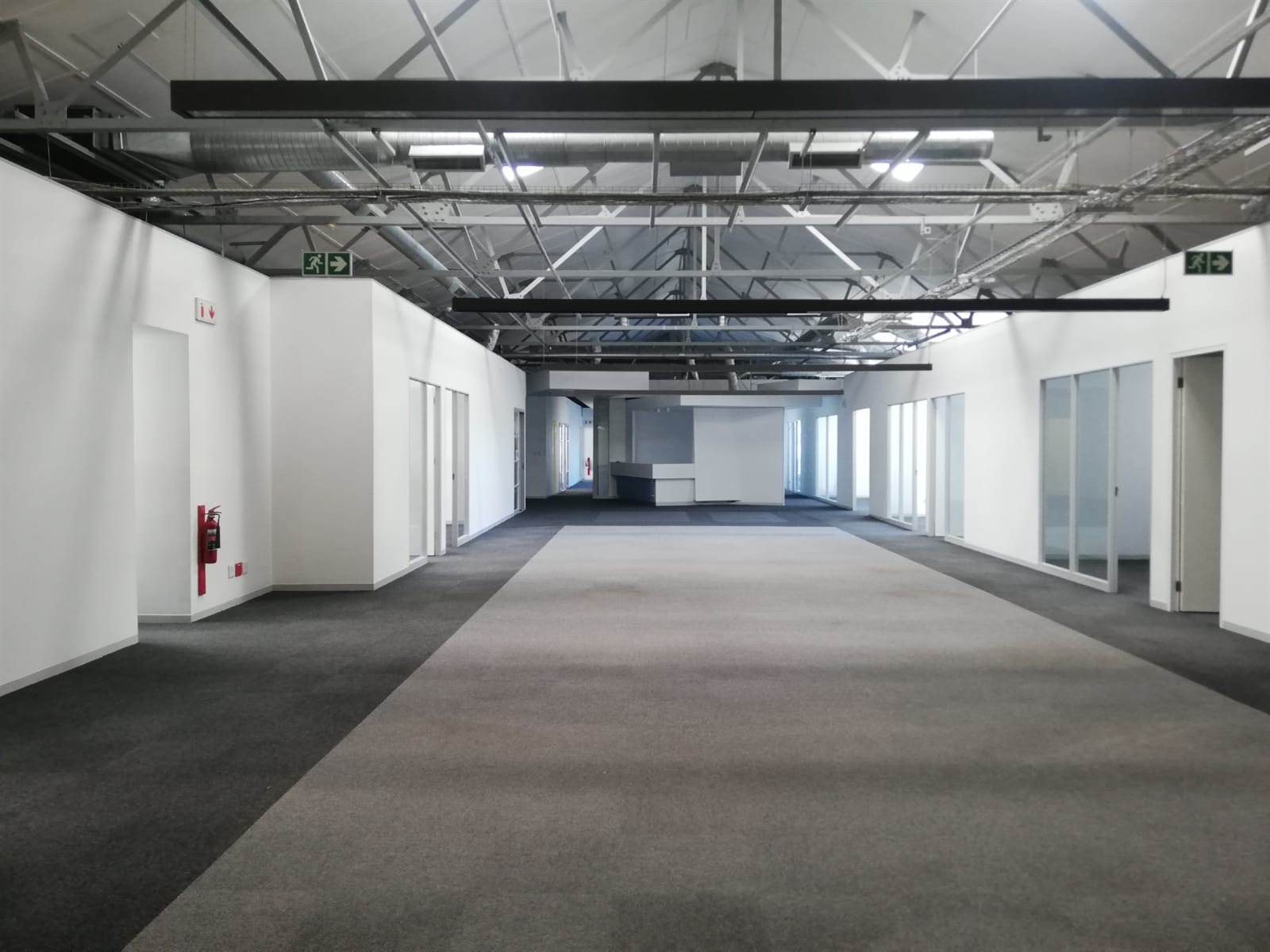 934  m² Office Space in Woodstock photo number 2