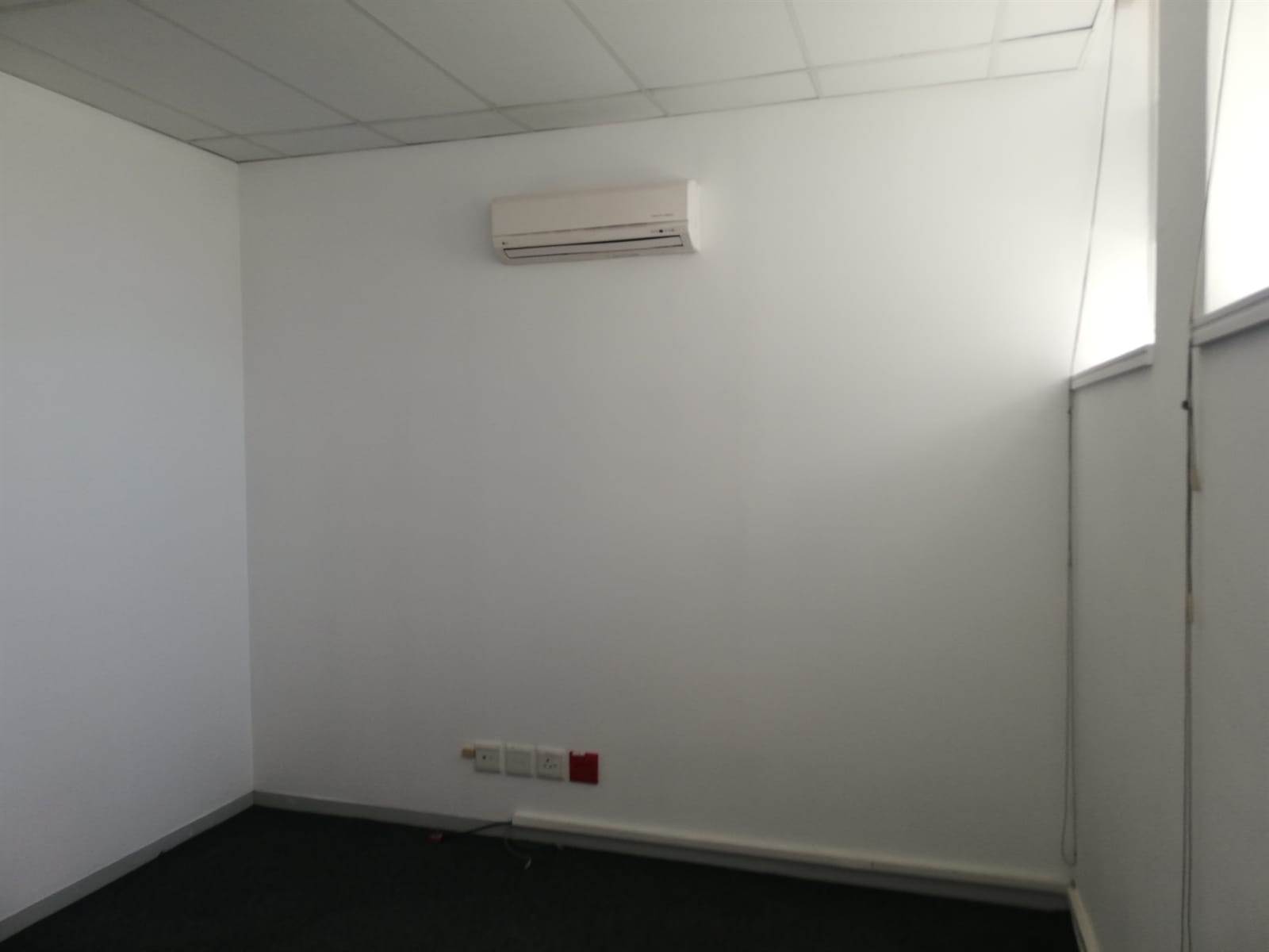 934  m² Office Space in Woodstock photo number 13