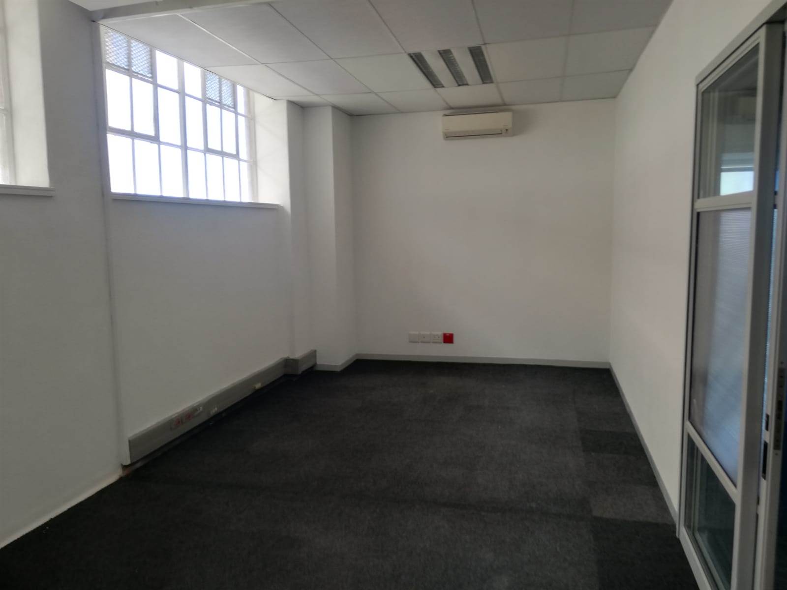 934  m² Office Space in Woodstock photo number 22