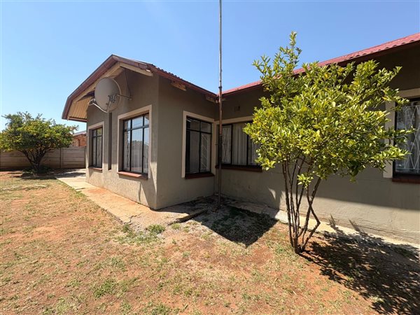 4 Bedroom House 4 Bedroom House