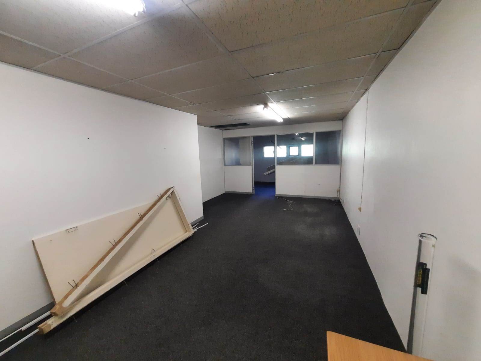 200  m² Retail Space in Pinelands photo number 17