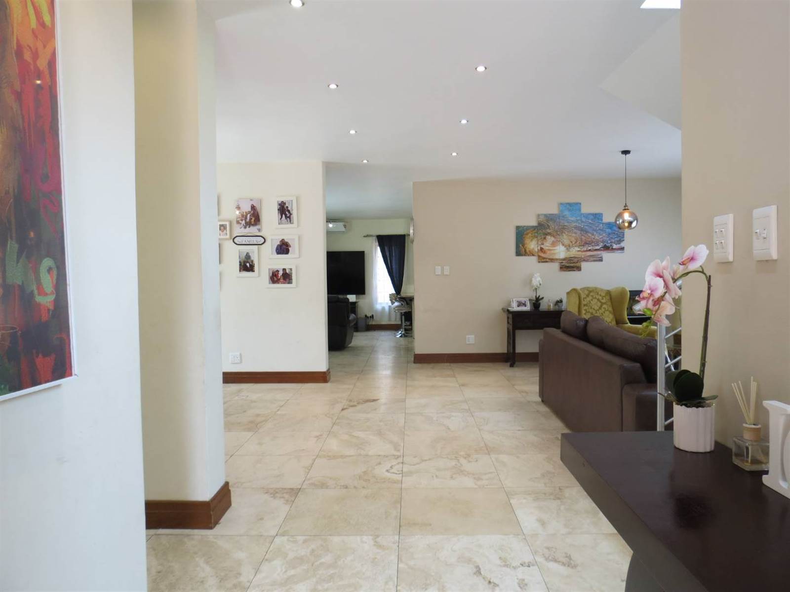 5 Bed House in Greenstone Hill photo number 4