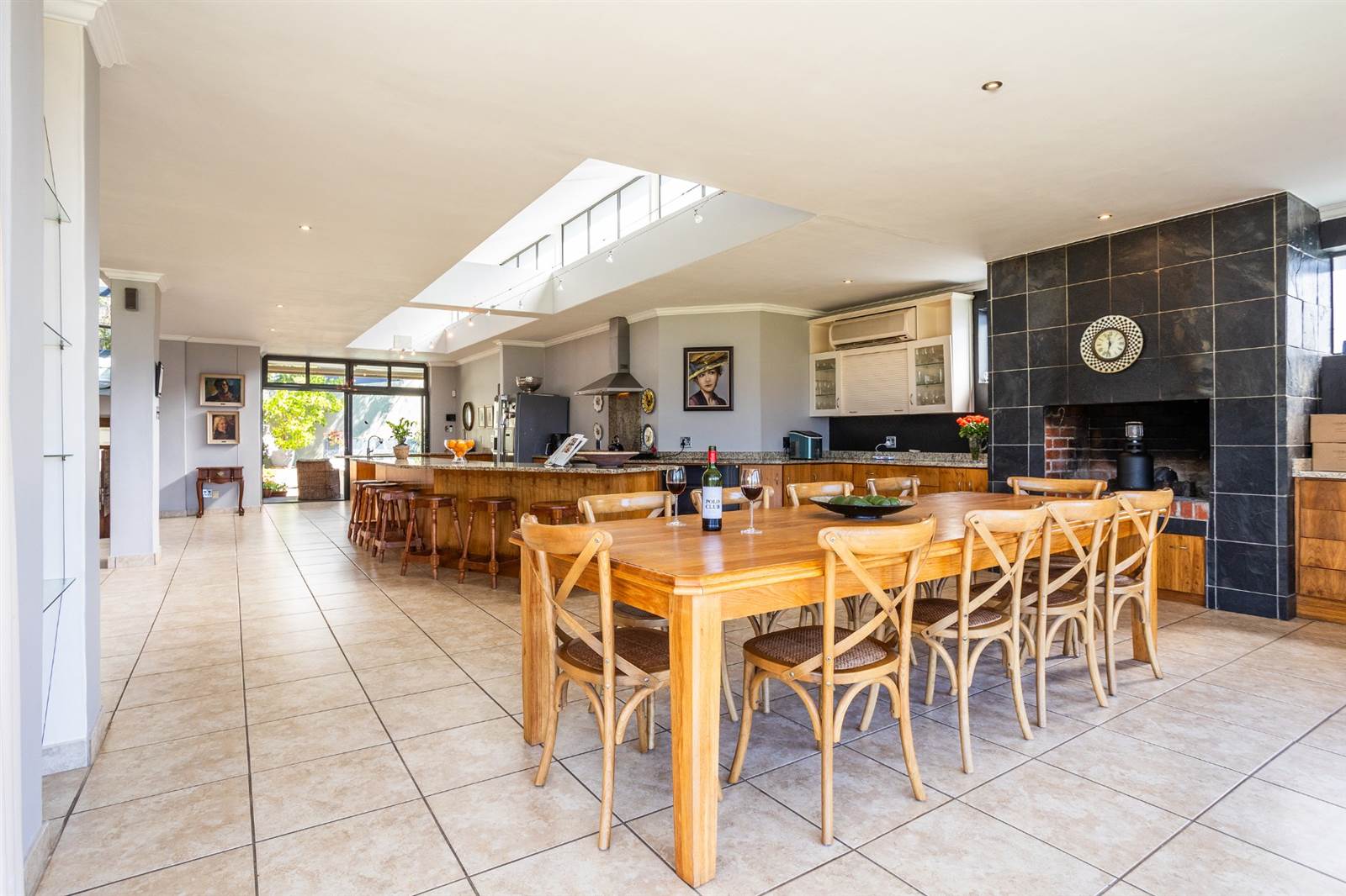 4 Bed House in Paarl photo number 11