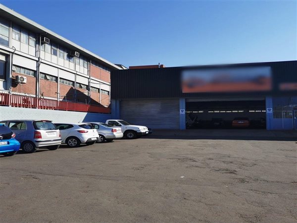 4 330  m² Commercial space