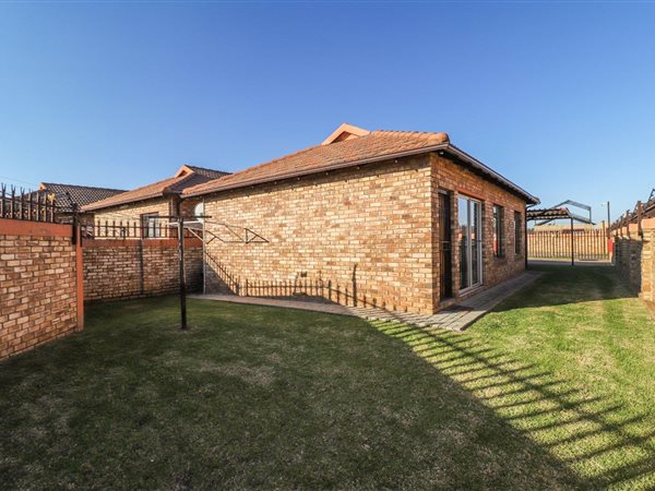 3 Bed Duplex in Grobler Park