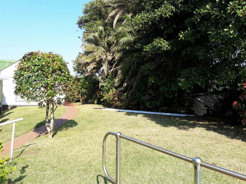 1 Bed House in Scottburgh Central photo number 13