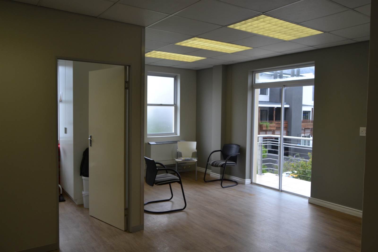 80  m² Office Space in Hout Bay and surrounds photo number 3
